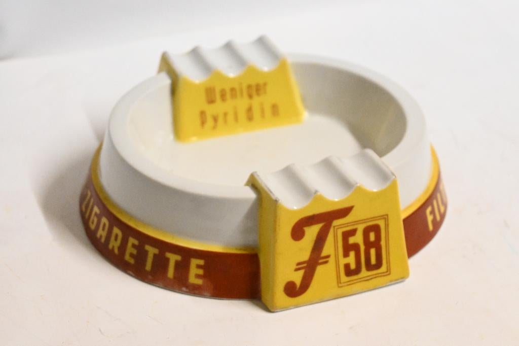 F58 sigaretten asbak DDR oost duitsland porselein, Verzamelen, Ophalen of Verzenden, Zo goed als nieuw, Asbak