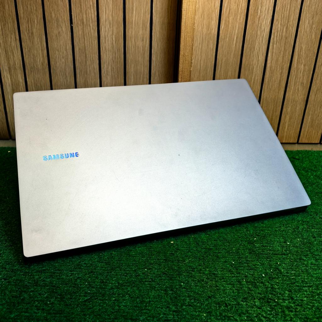 Samsung Galaxy Book4 Intel Core i3-1315U 8GB 256GB, Samsung, Zo goed als nieuw, Support@Samsung.com, 129, Samsung-ro, Yeongtong-gu
Suwon-si, Gyeonggi-do 16677
South Korea