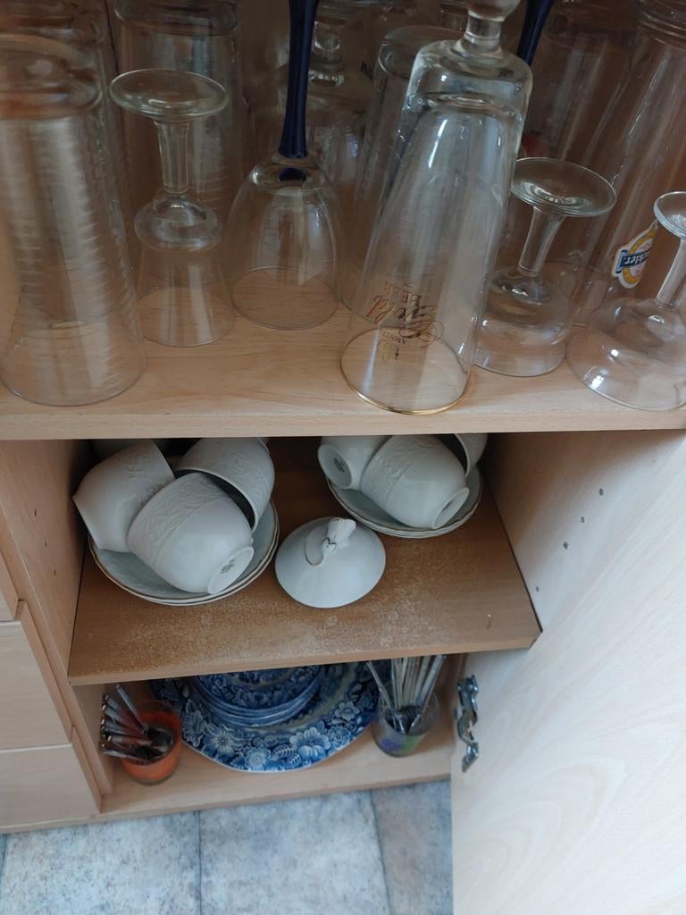 Diverse soorten huisraad, Ophalen, Gebruikt, Glas, Bord(en)