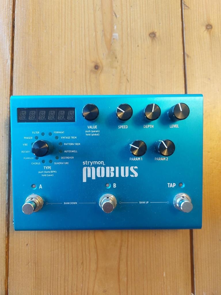 Strymon Mobius - Modulatie Multi-effect Pedaal, Ophalen of Verzenden, Zo goed als nieuw, Multi-effect