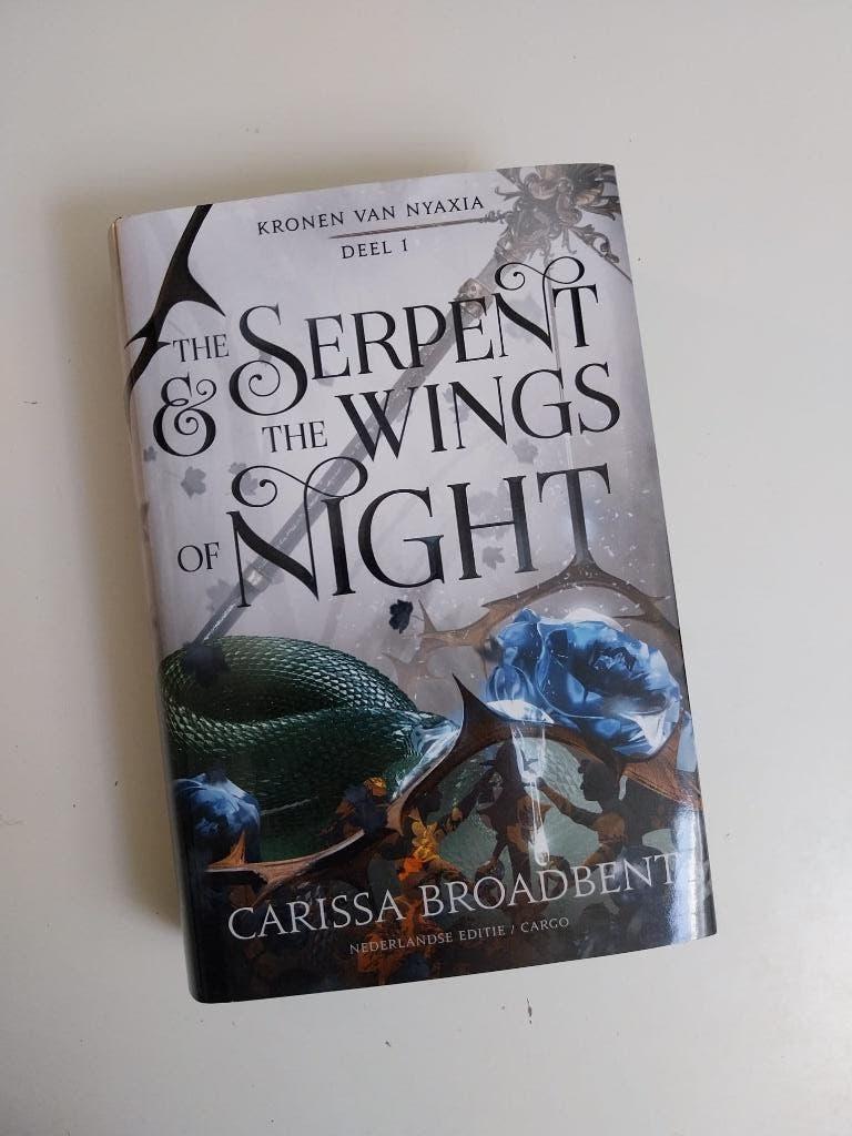 The Serpent & the Wings of Night, Ophalen of Verzenden, Nieuw, Carissa Broadbent