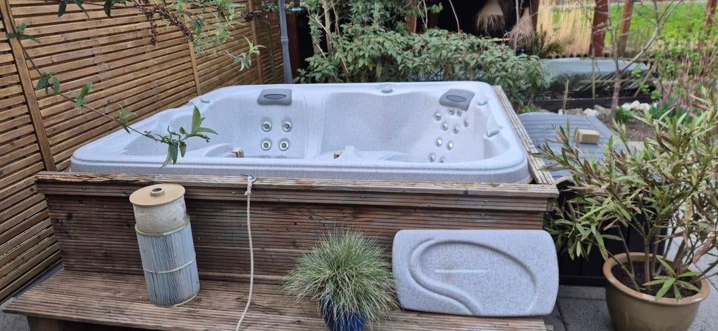 Sundance Spa, 5/6p. Jacuzzi -opknapper-, Tuin en Terras, Ophalen, Gebruikt, Vast
