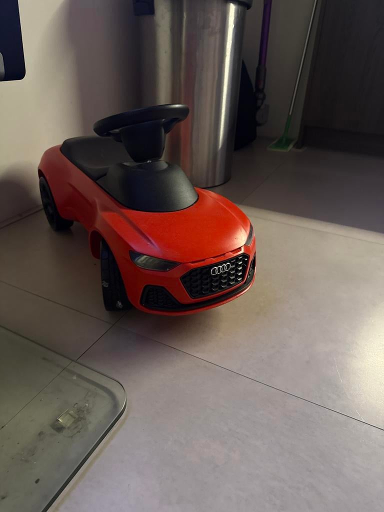 Audi loopauto voor kinderen - Rood, Kinderen en Baby's, Speelgoed | Buiten | Voertuigen en Loopfietsen, Ophalen of Verzenden, Gebruikt