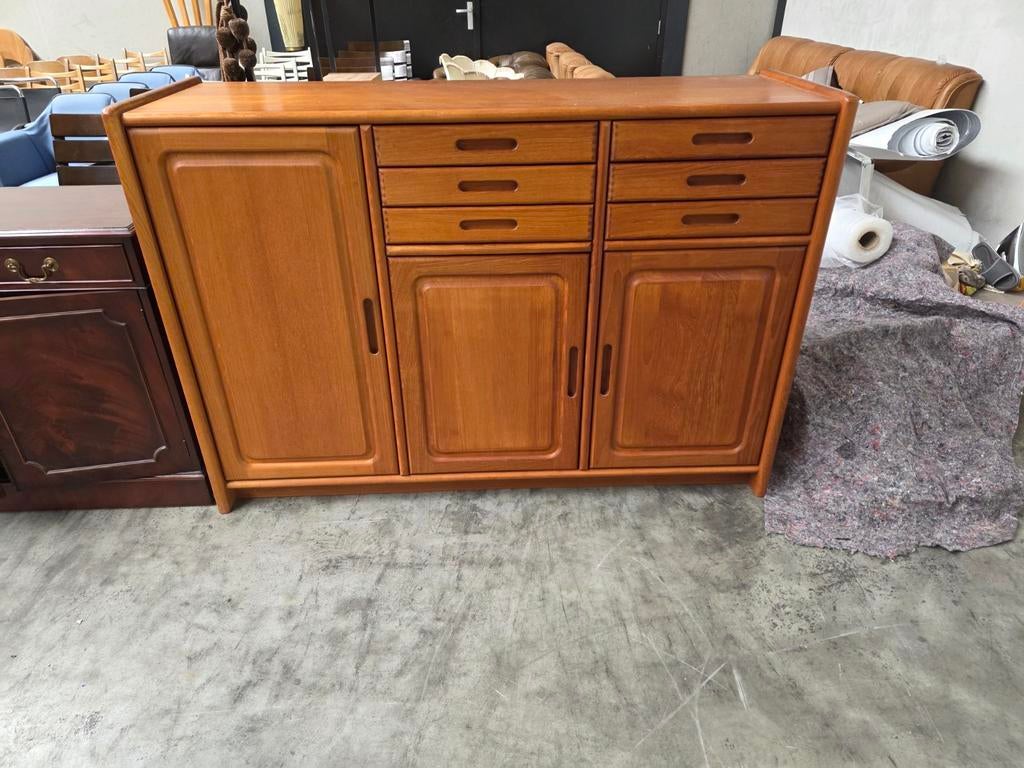 Dyrlund buffetkast teak, Huis en Inrichting, Ophalen of Verzenden, 25 tot 50 cm, Teakhout, 200 cm of meer