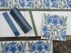 16 stuks antieke wandtegels met bloem in blauw/groen tinten
