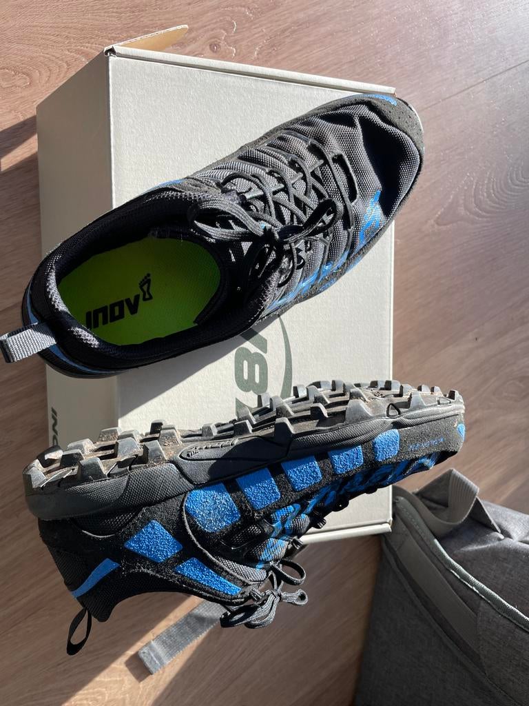 Inov-8 X-Talon 212 S trailschoenen zwart blauw, Ophalen of Verzenden, Zo goed als nieuw
