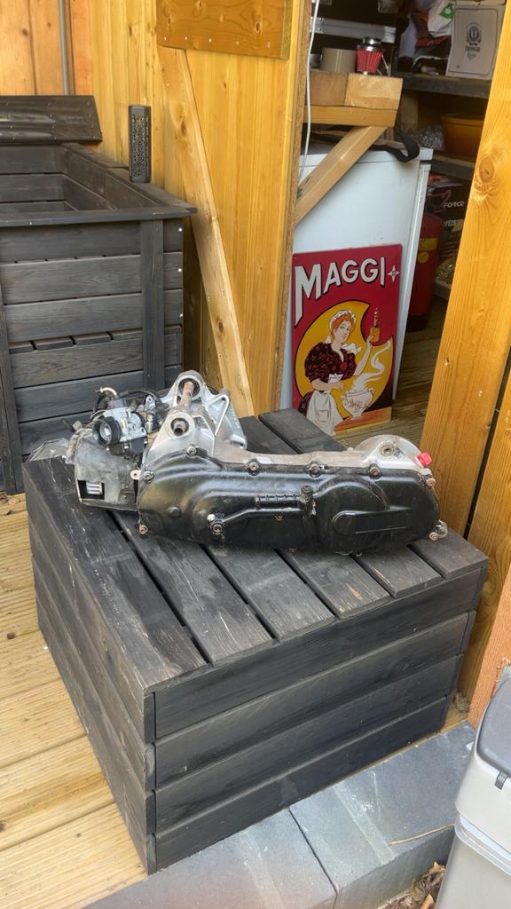 Minarelli horizontaal AC blok, Ophalen, Zo goed als nieuw, Blok