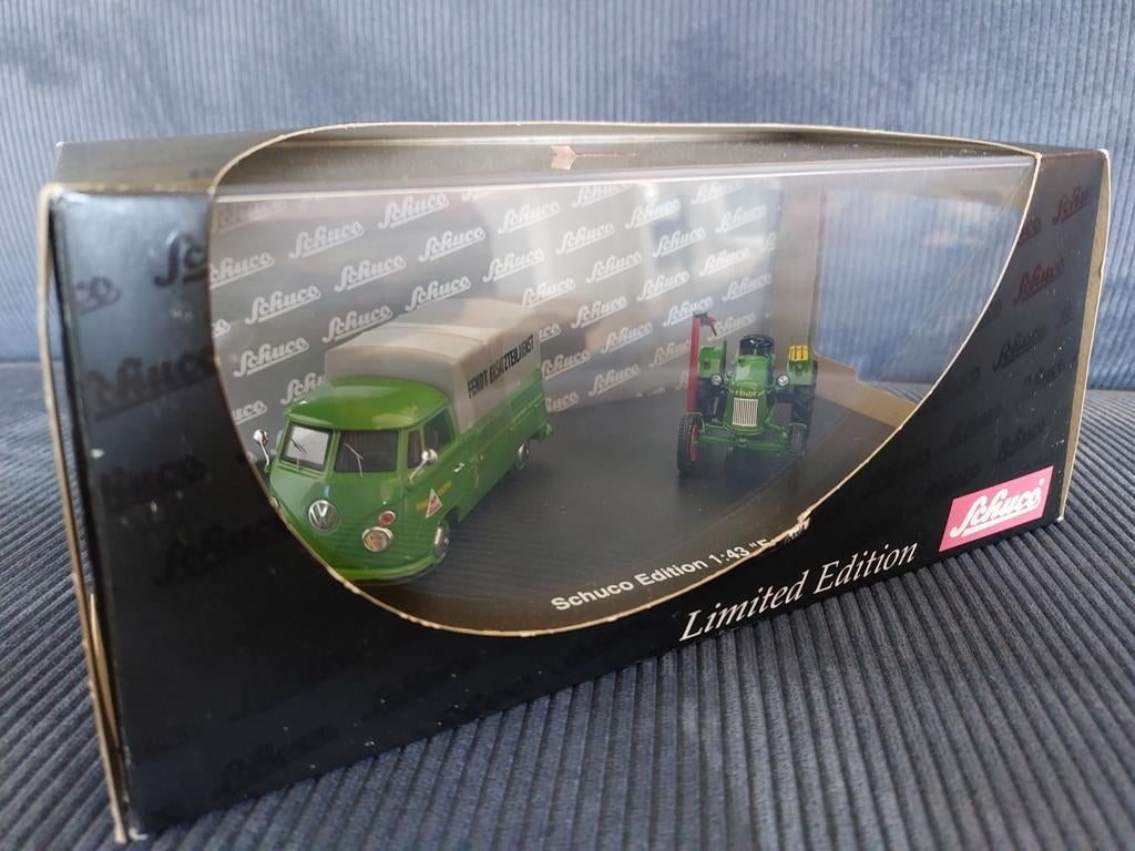 SCHUCO VW PLANENWAGEN T1 mit FENDT TRAKTOR 1:43, Verzamelen, Speelgoed, Ophalen of Verzenden