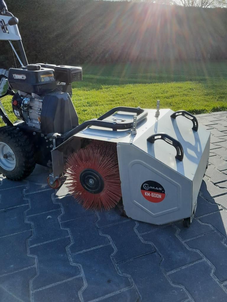 Lumag KM600N veegmachine 2021, Tuin en Terras, Ophalen, Zo goed als nieuw