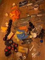 Vintage Meccano onderdelen - Diverse metalen constructie-ele, Gebruikt, Ophalen, Overige merken, Groter dan 1:32