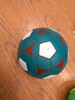 Honden speelgoed bal met piepgeluid 9,5 cm ongeveer, Ophalen of Verzenden, Gebruikt, Intelligentiespeelgoed