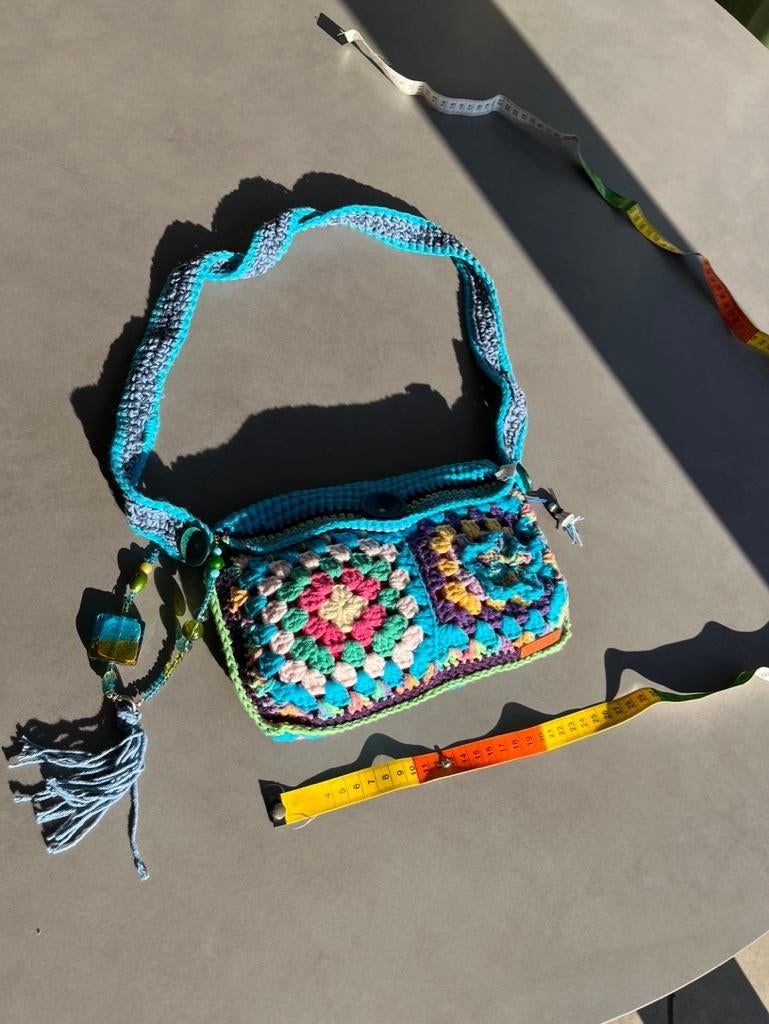 Nieuw blauw/roze granny square tasje, mt 27x18 cm, Verzenden, Nieuw, Blauw, Schoudertasje