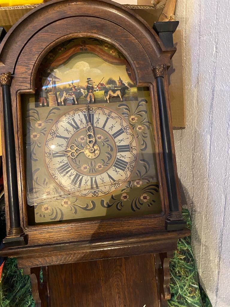 Drie friese staartklokken en één comtoise klok, Antiek en Kunst, Antiek | Klokken, Ophalen