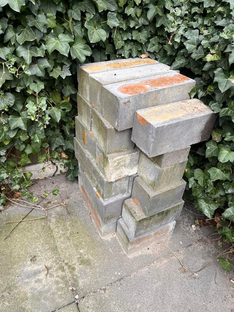 Betonnen stapelblokken donker grijs, Ophalen, Gebruikt
