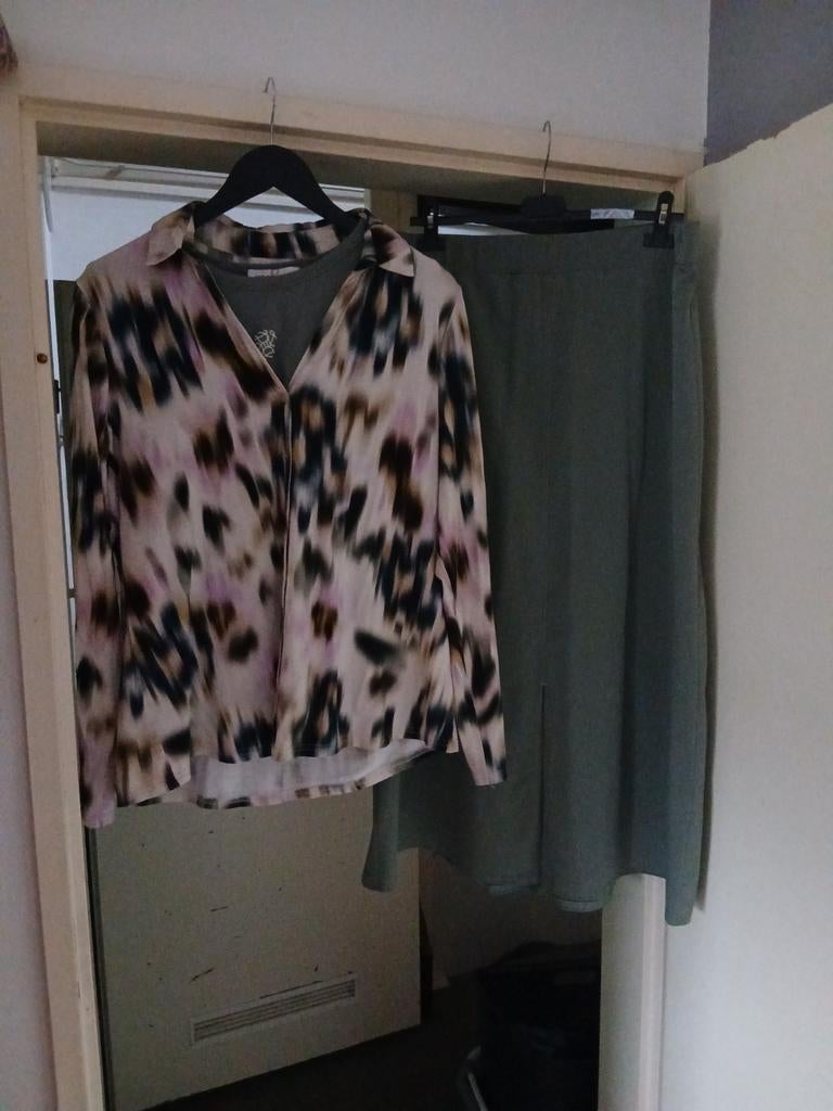 Kleding set 3 delig. Maat xl merk. and co woman, Ophalen of Verzenden, Zo goed als nieuw, Maat 42/44 (L)