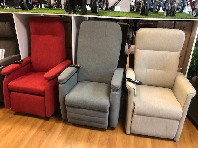 Sta op stoel OUTLET nieuw tweedehands Utrecht, Ophalen of Verzenden, Leer, 50 tot 75 cm