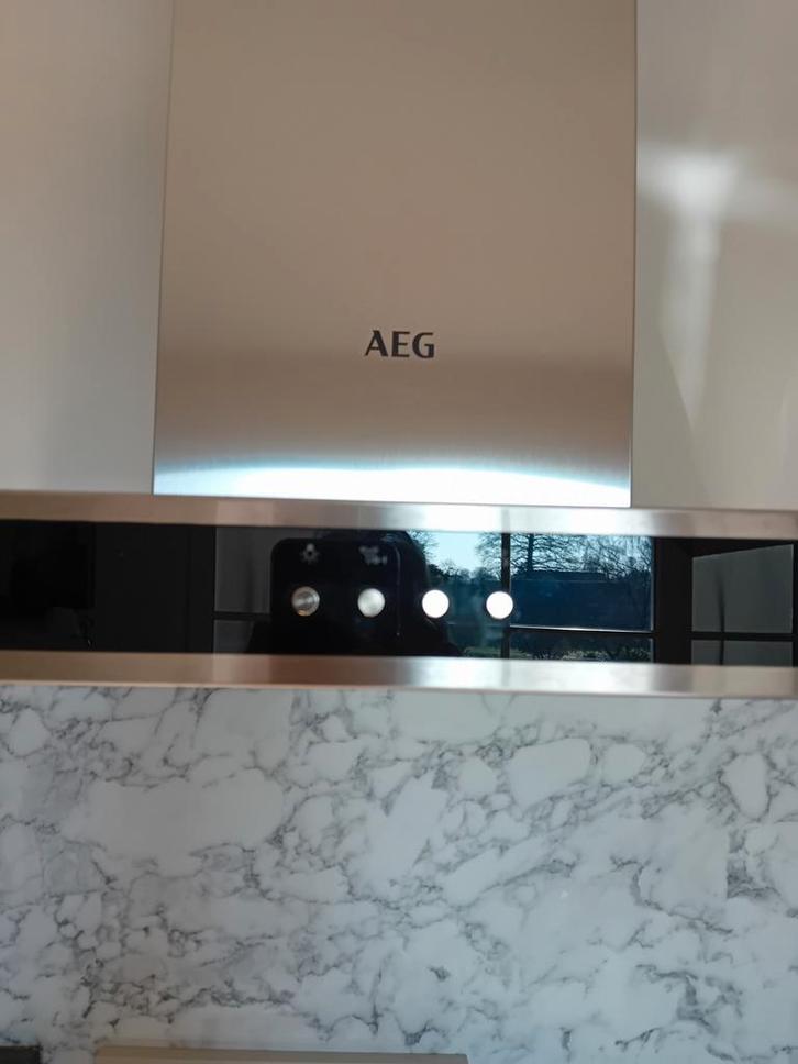 AEG Recirculatie Afzuigkap - Zo goed als nieuw, Witgoed en Apparatuur, Afzuigkappen, Zo goed als nieuw, Vrijstaand, Wandschouwkap