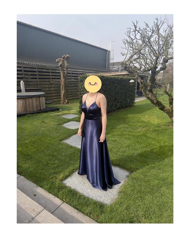 Marineblauwe Satijnen Galajurk - Maat S, Kleding | Dames, Jurken, Zo goed als nieuw, Maat 36 (S), Blauw, Onder de knie, Ophalen