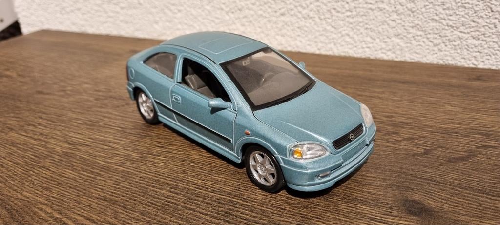 Welly Opel Astra 1:24, Ophalen of Verzenden, Zo goed als nieuw, Auto, Welly