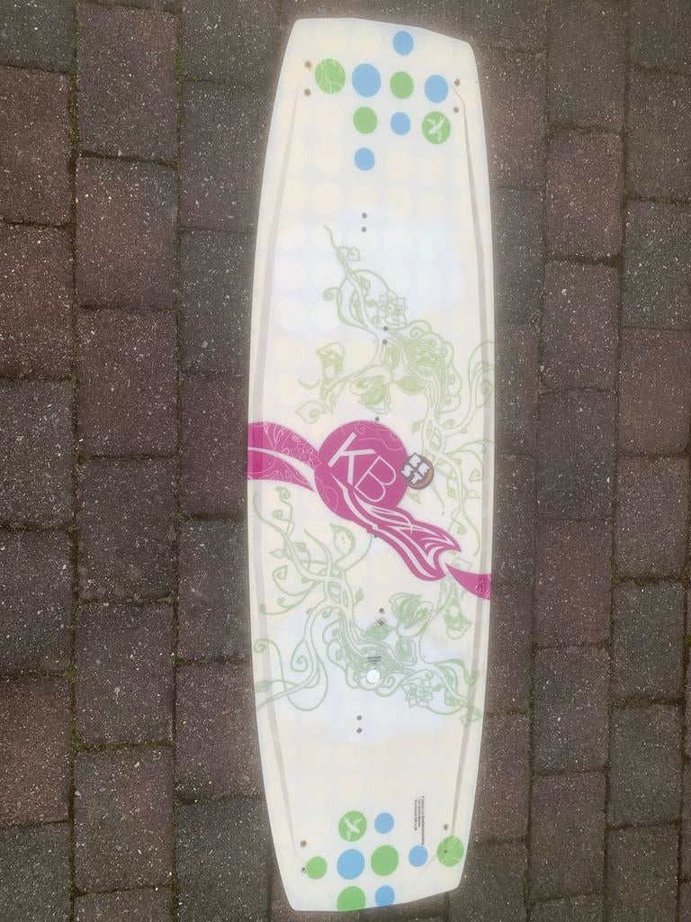 BEST Kiteboard 130x40 - Zonder straps, grab en vinnen, Watersport en Boten, Twintip, Ophalen of Verzenden, Gebruikt, 4 m² of minder