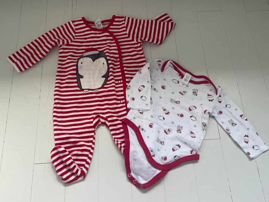Schattige kerst set: Romper en Pyjama Maat 68, Kinderen en Baby's, Babykleding | Maat 68, Ophalen of Verzenden, Zo goed als nieuw