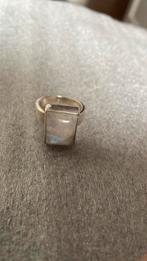 Zilveren ring met maansteen, 18 tot 19, Gebruikt, Ophalen of Verzenden, Met edelsteen