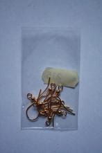 1 zakje a 5 stuks oorhaakjes met veer goudkleur, Ophalen of Verzenden, Nieuw, Hanger