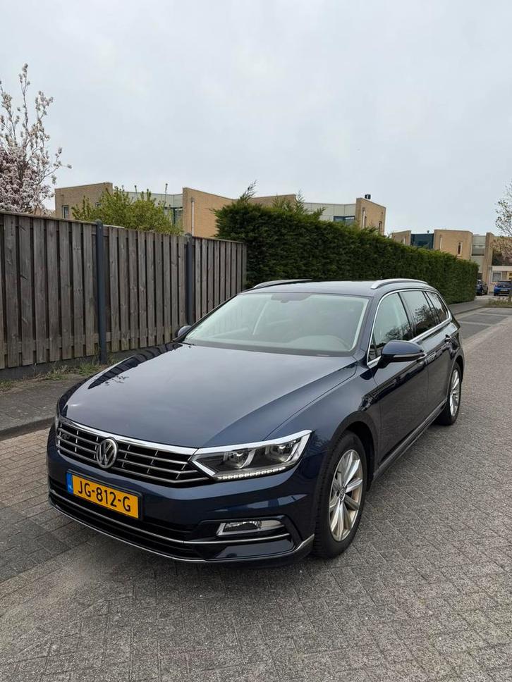 Volkswagen Passat 1.6 TDI 88KW BMT Variant DSG 2016 Blauw, Auto's, Volkswagen, Particulier, Passat, Diesel, C, Stationwagon, Automaat