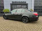 BMW 5-serie 525i Pano|Softclose deuren|Cruise|Automaat|Navi|, Achterwielaandrijving, Gebruikt, Zwart, 2000 kg