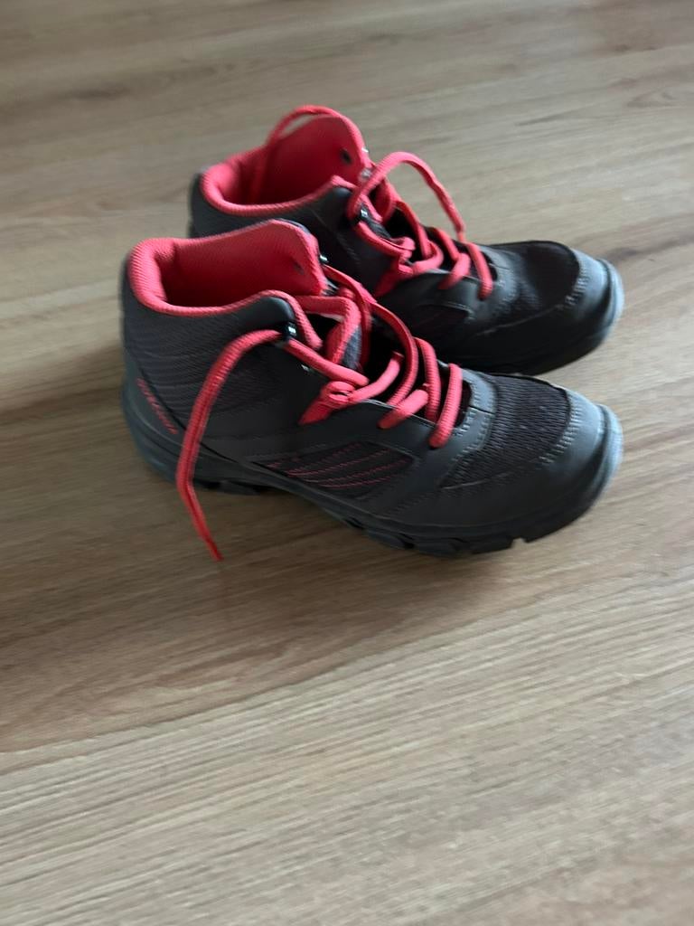 Meisjes wandelschoenen maat 35 - 36 met gratis regenlaarzen, Kinderen en Baby's, Kinderkleding | Schoenen en Sokken, Meisje, Schoenen