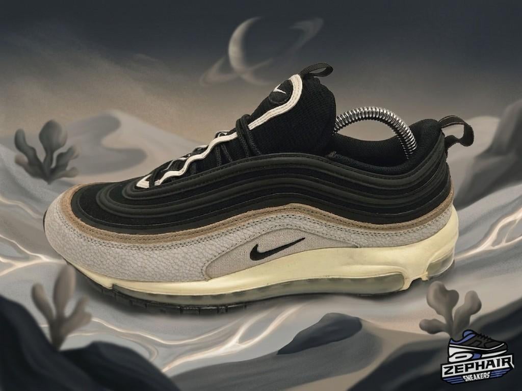 Nike Air Max 97 'Light Bone/Khaki Black' EU44 2023, Kleding | Heren, Schoenen, Colosseum 1, 1213 NL Hilversum, Nederland, Zwart