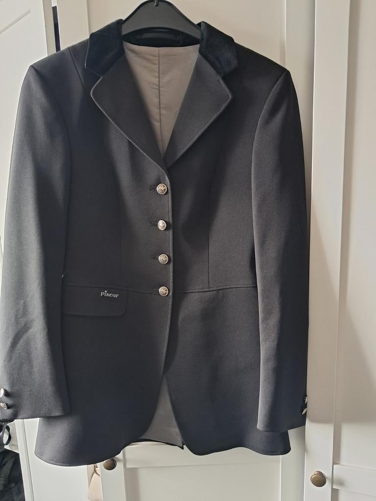 Dressuurjasje zwart maat 40, Dieren en Toebehoren, Paardrijkleding, Ophalen of Verzenden, Zo goed als nieuw, Dressuur, Schoeisel