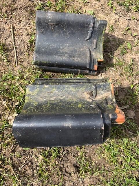 Gevelpan. dakpan, kantpan, Kurstjens, Ophalen, Gebruikt, Steen of Klei, Zwart