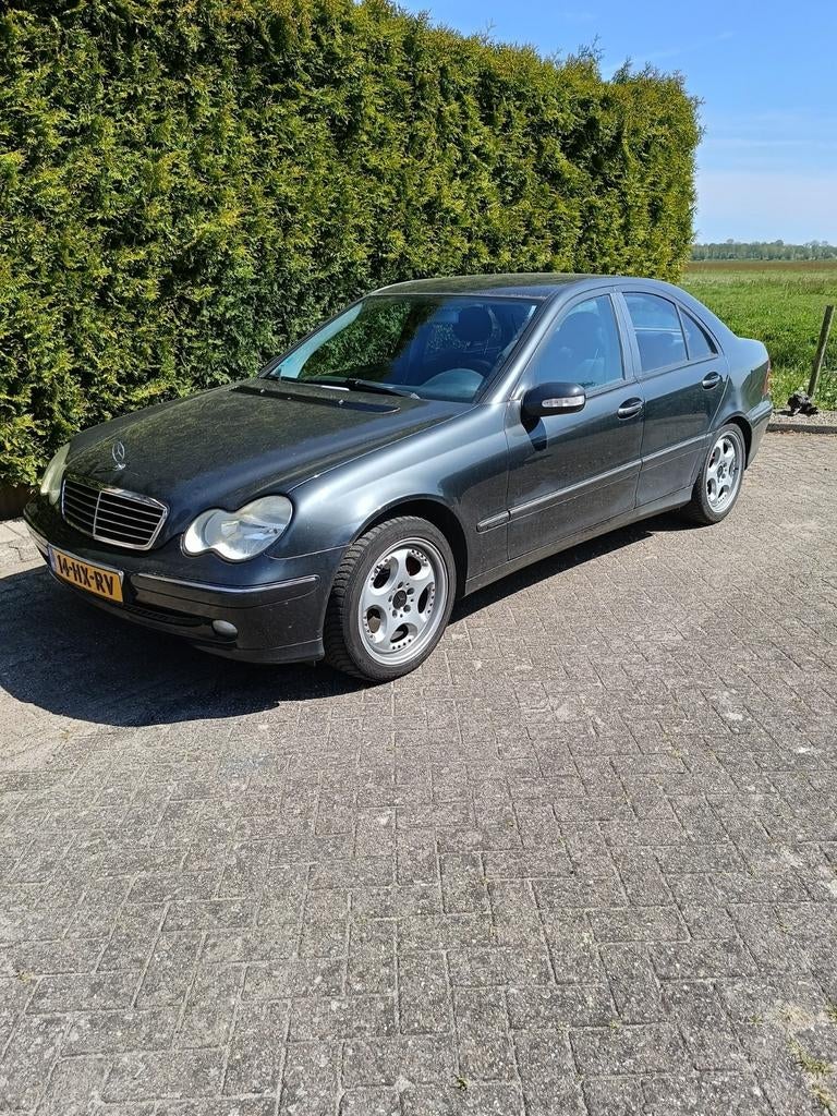 Mercedes c180 avantgarde 2002, 40 €/maand, 4 stoelen, 14 km/l, Vierwielaandrijving