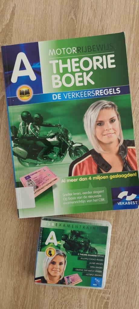 Theorieboek motorrijbewijs + USB examentraining VekaBest, Ophalen of Verzenden, Zo goed als nieuw, Vekabest