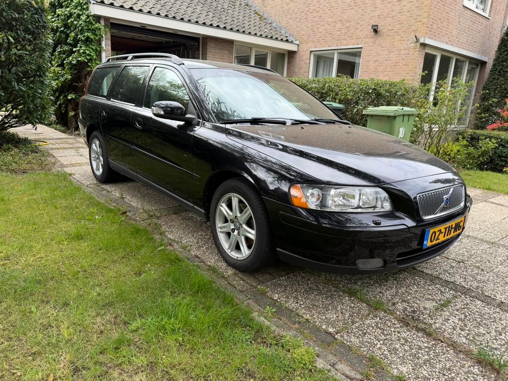 Volvo V70 2.4 140PK AUT 2006 Zwart, Auto's, 1800 kg, Stationwagon, 2435 cc, Particulier