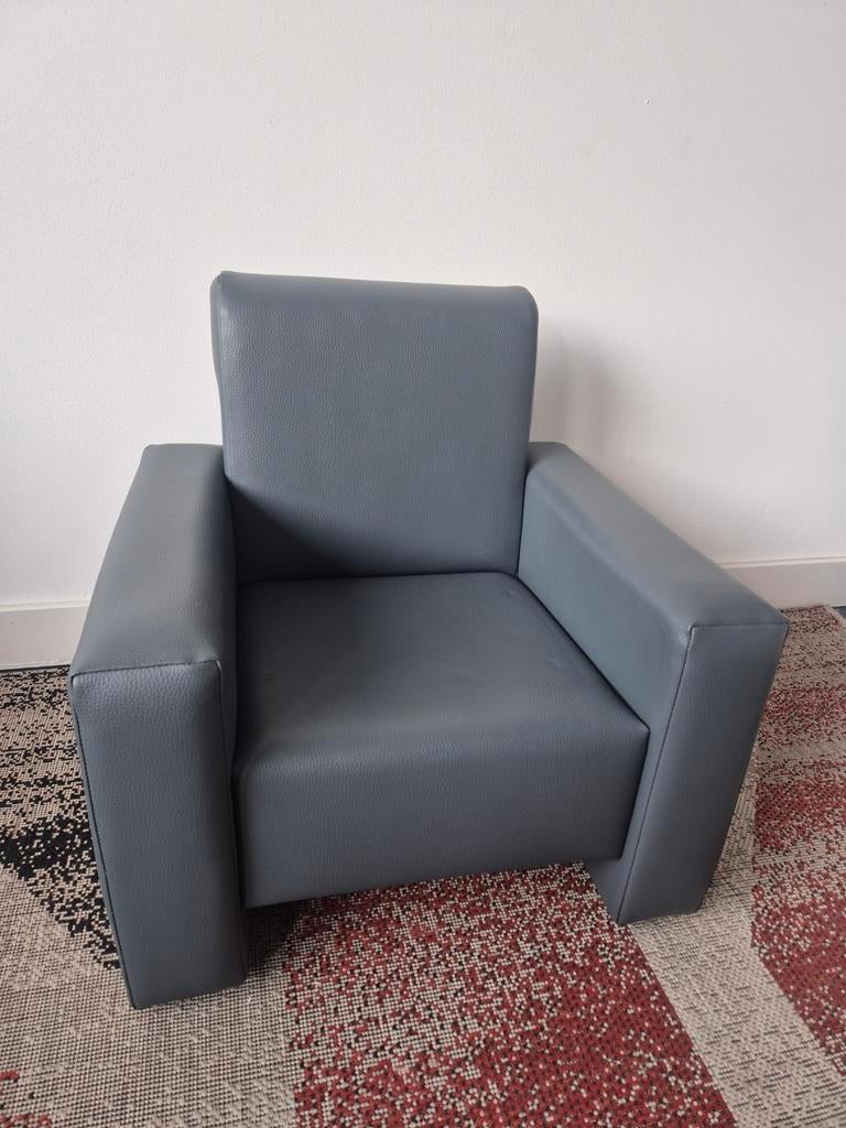 Kinderfauteuil lederlook grijs - Zo goed als nieuw, Ophalen, Minder dan 75 cm, Zo goed als nieuw, Minder dan 50 cm