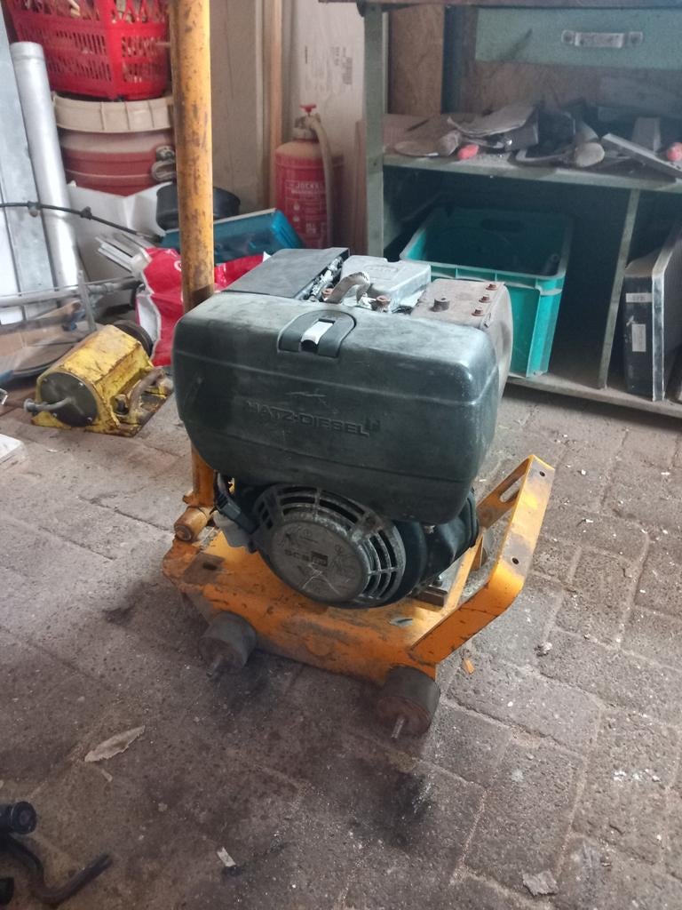 Hatz 1b30 diesel met slipkoppeling, Ophalen