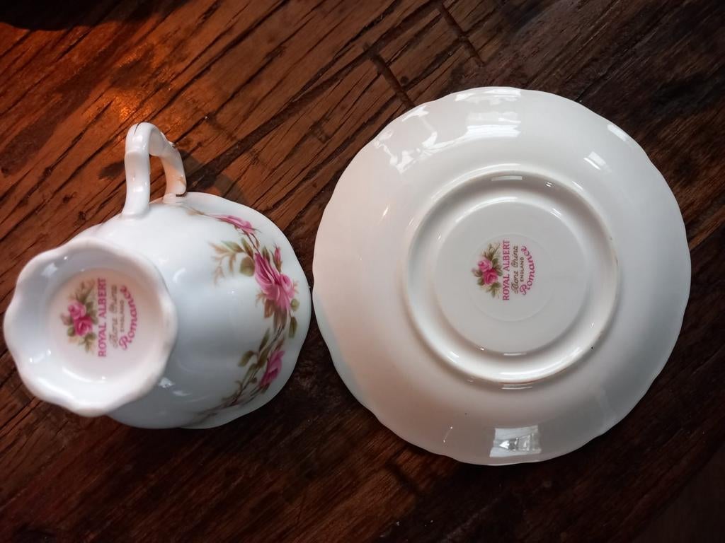 Royal Albert theeservies Romance, Ophalen