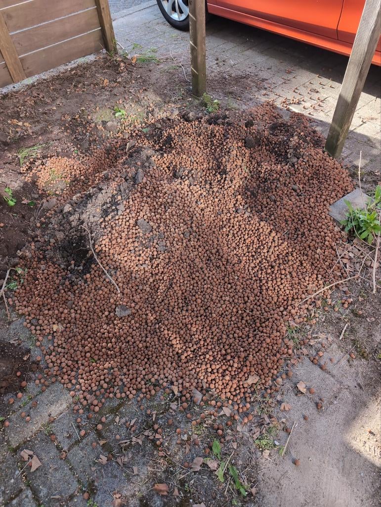 Grote stapel hydrokorrels gratis af te halen, Ophalen, Gebruikt, Overige typen