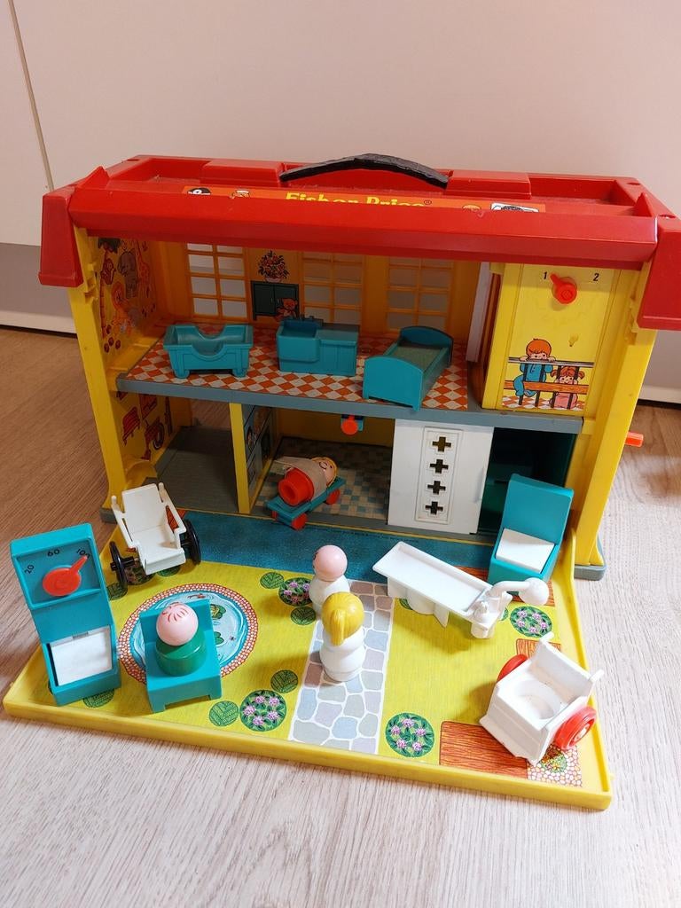 Fisher price play family kinder ziekenhuis, Ophalen of Verzenden