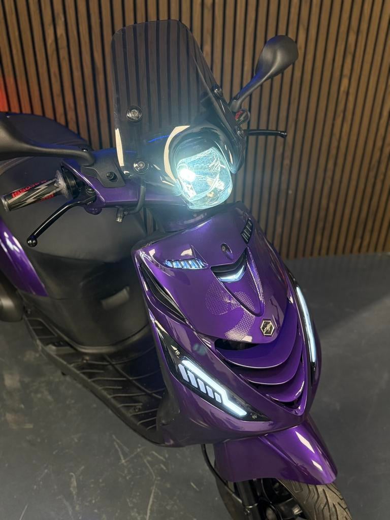 Piaggio Zip Mystic purple|2019|Full Led|Brom|45Km|Garantie, Fietsen en Brommers, Scooters | Piaggio, Ophalen, Zo goed als nieuw