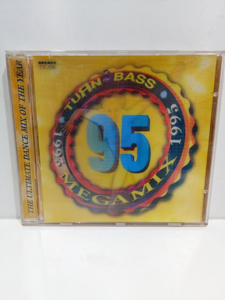 Turn Up The Bass Megamix 1995 - Dance CD, Ophalen of Verzenden, Gebruikt, Dance Populair