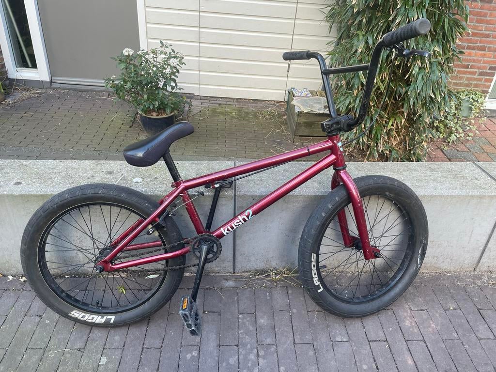 BMX Kush 2 - Robuuste freestyle BMX fiets, Gebruikt, Staal, Velgrem, Stuur 360° draaibaar