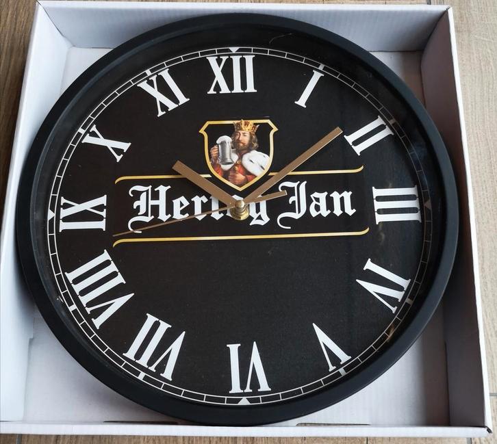 Klok HERTOG JAN
Rond Ø30CM (diverse uitvoeringen), Verzamelen, Biermerken, Nieuw, Reclamebord, Plaat of Schild, Hertog Jan, Ophalen of Verzenden