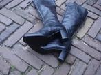 GRATIS VERZENDEN STOERE ZWARTE LEREN VINTAGE LAARZEN MT 35, Hoge laarzen, Verzenden, Zwart, Zo goed als nieuw