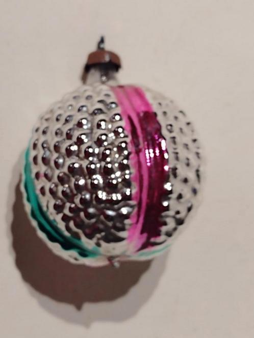 oude zilveren kerstbal met groen en fuxia H 6,5 cm, Diversen, Kerst, Gebruikt, Ophalen