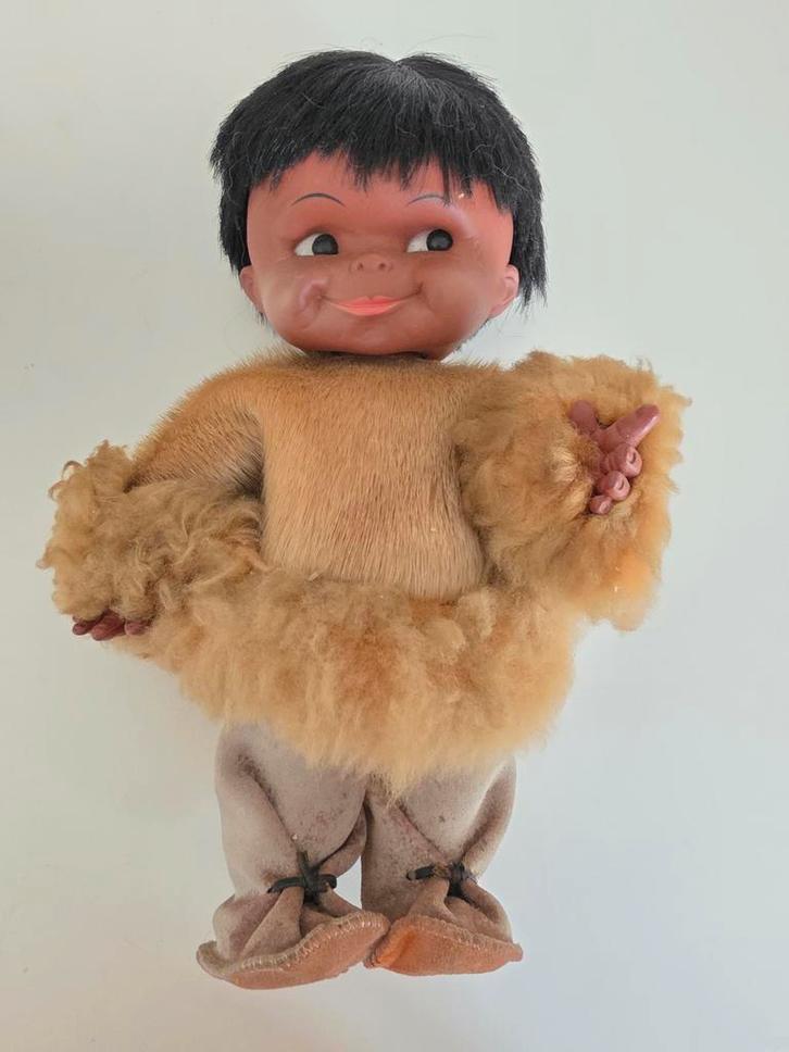 Vintage pop eskimo indiaan Regal Canada, Verzamelen, Poppen, Gebruikt, Pop, Ophalen of Verzenden