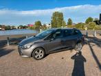 Renault Clio 1.5 DCI 66KW Estate 2014 Grijs, Auto's, Voorwielaandrijving, 4 cilinders, 1096 kg, Zilver of Grijs