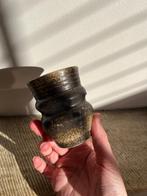 Vintage mini vaasje met bruin glazuur, Antiek en Kunst, Antiek | Keramiek en Aardewerk, Ophalen of Verzenden